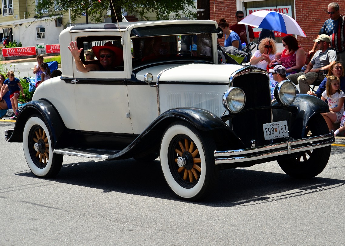 1929 DeSoto 3-Window Coupe With a Waving Lady 1929 DeSoto 3-Window Coupe With a Waving Lady