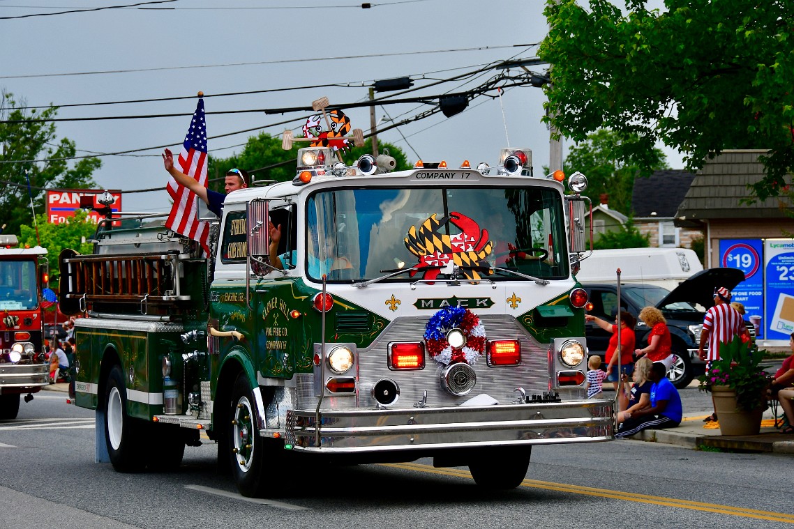 Clover Hill Volunteer Fire Company 17 Engine 172 in Green and Crabs