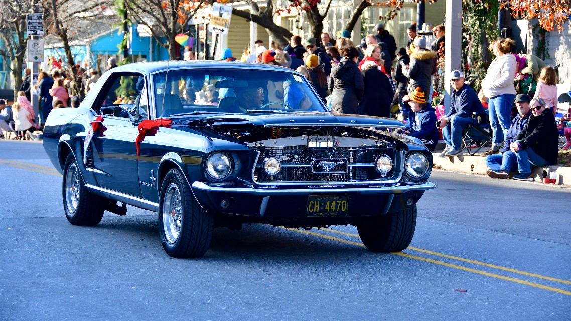 1967 Ford Mustang Riding Cool
